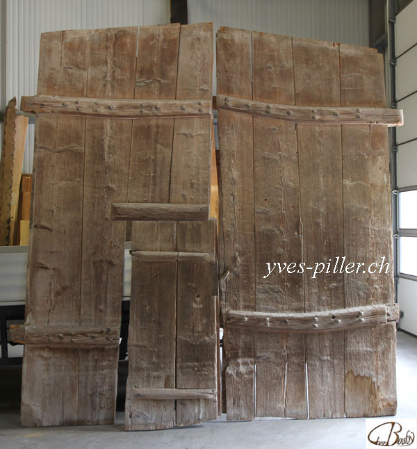 old wood barn door 1